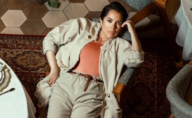 Əməkdar artis fotosessiyası etdirdi