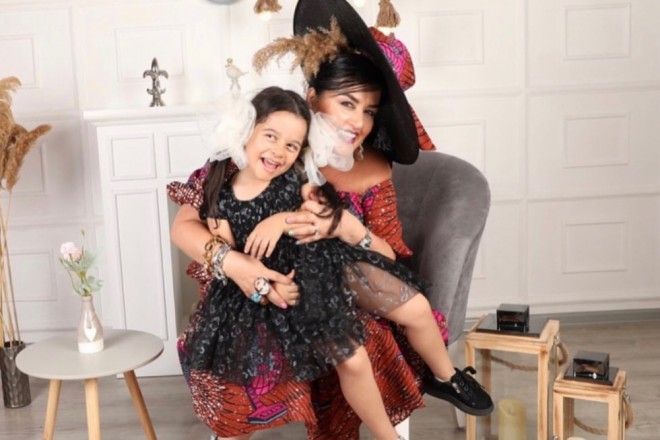 Əməkdar artistin nəvəsi ilə fotosessiyası