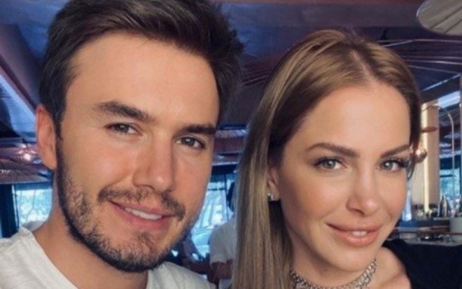 Müğənni xanımı ilə dalaşa bilmir