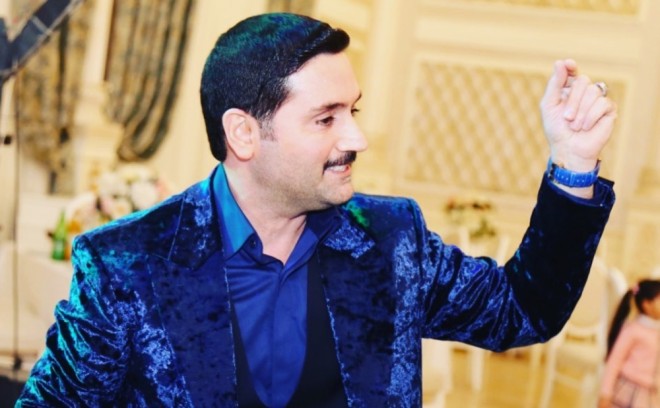 Səhnəyə dəbi İzzət gətirib? 