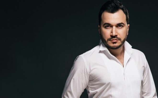 "Tamaşaçı bilmir nəyə qulaq assın..." 