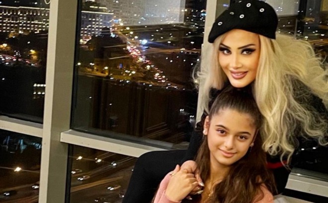 Xalq artisti qızı ilə - foto