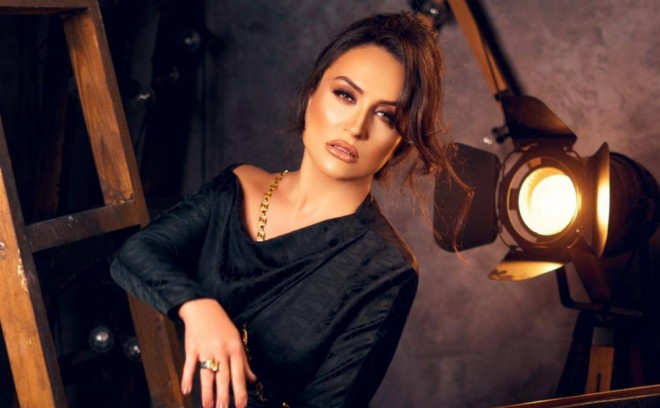 Kəmalə haqqında yazılan tənqidlərə cavab verib