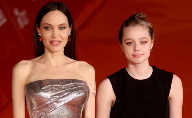 Ancelina Coli qızı ilə gündəmə gəlib