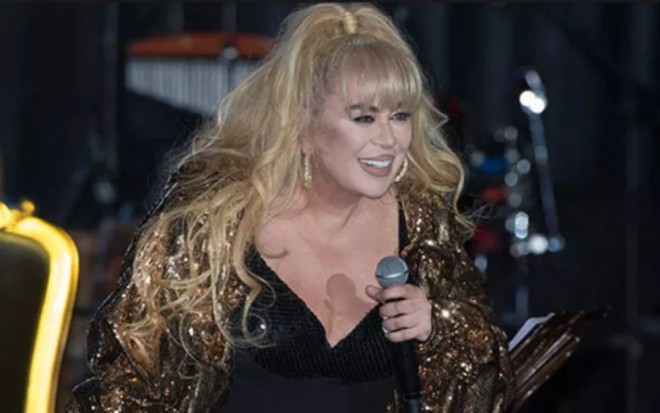 Zərrin Özər karyerasını bitirib