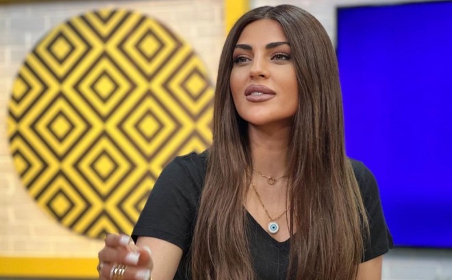 Gülay anasının əziyyətini yerdə qoymayıb