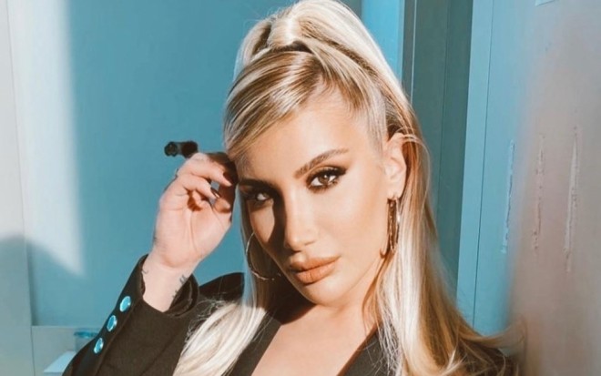 İrem həmkarı ilə eşq yaşayır - foto