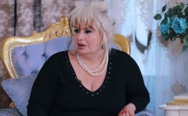 Əməkdar artist ifaçıların paxıllıq etməsindən danışıb