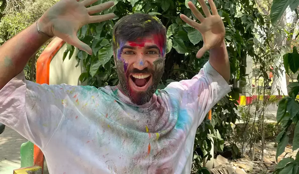 Festivala qatıldı