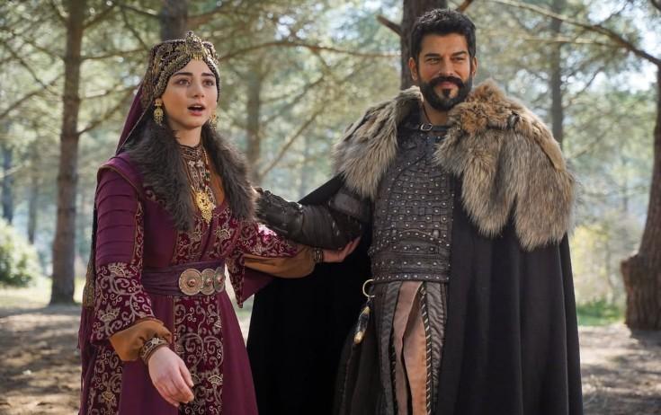 Aktyor 13 illik sevgilisi ilə evlənir - FOTO