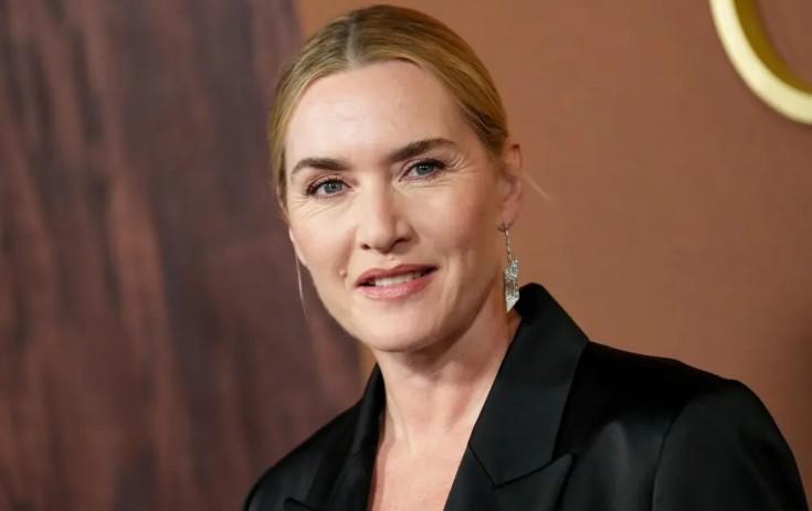 Aktrisa çox su içir