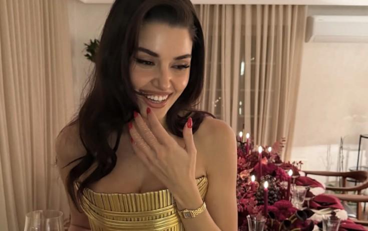 Aktrisanın 63 min manatlıq saatı - FOTO